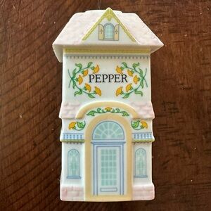 Lenox Village Spice Village pepper shaker 1991
